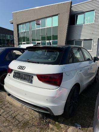 Audi A1 1.6TDI S-LINE AUTOMAAT picture 4
