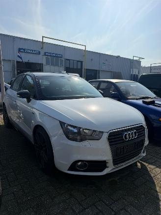Audi A1 1.6TDI S-LINE AUTOMAAT picture 2