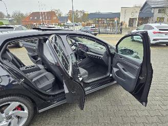 Volkswagen Golf GTD picture 6