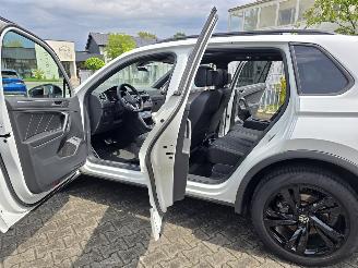 Volkswagen Tiguan R-LINE 180 kW Hybride picture 6