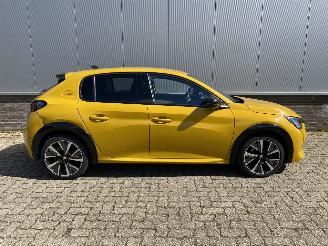 Peugeot 208 GT-Line picture 4