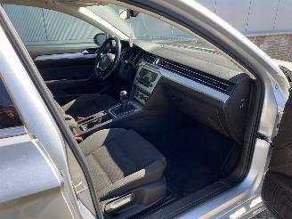 Volkswagen Passat Comfortline, Trekhaak, Camera, Airco picture 29