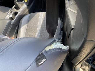 Peugeot 2008 Allure Camera, Navi, Apple carplay, Clima picture 31