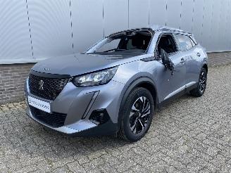Schadeauto Peugeot 2008 Allure Camera, Navi, Apple carplay, Clima 2020/1