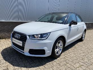 krockskadad bil auto Audi A1 1.0 TFSI Adrenalin Airco, PDC Achter, Stoelverwarming 2017/7