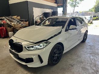 Voiture accidenté BMW 1-serie 118i M Sport /2
