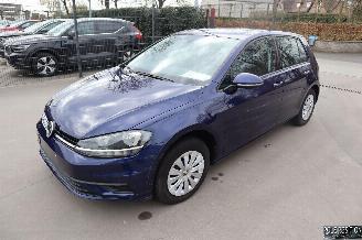 Damaged car Volkswagen Golf 1.0 BENZ 2020/2
