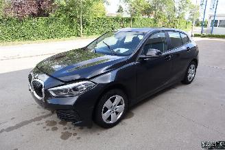 krockskadad bil auto BMW 1-serie D 2021/6