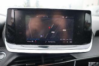 Peugeot 208 1.2 BENZ picture 16
