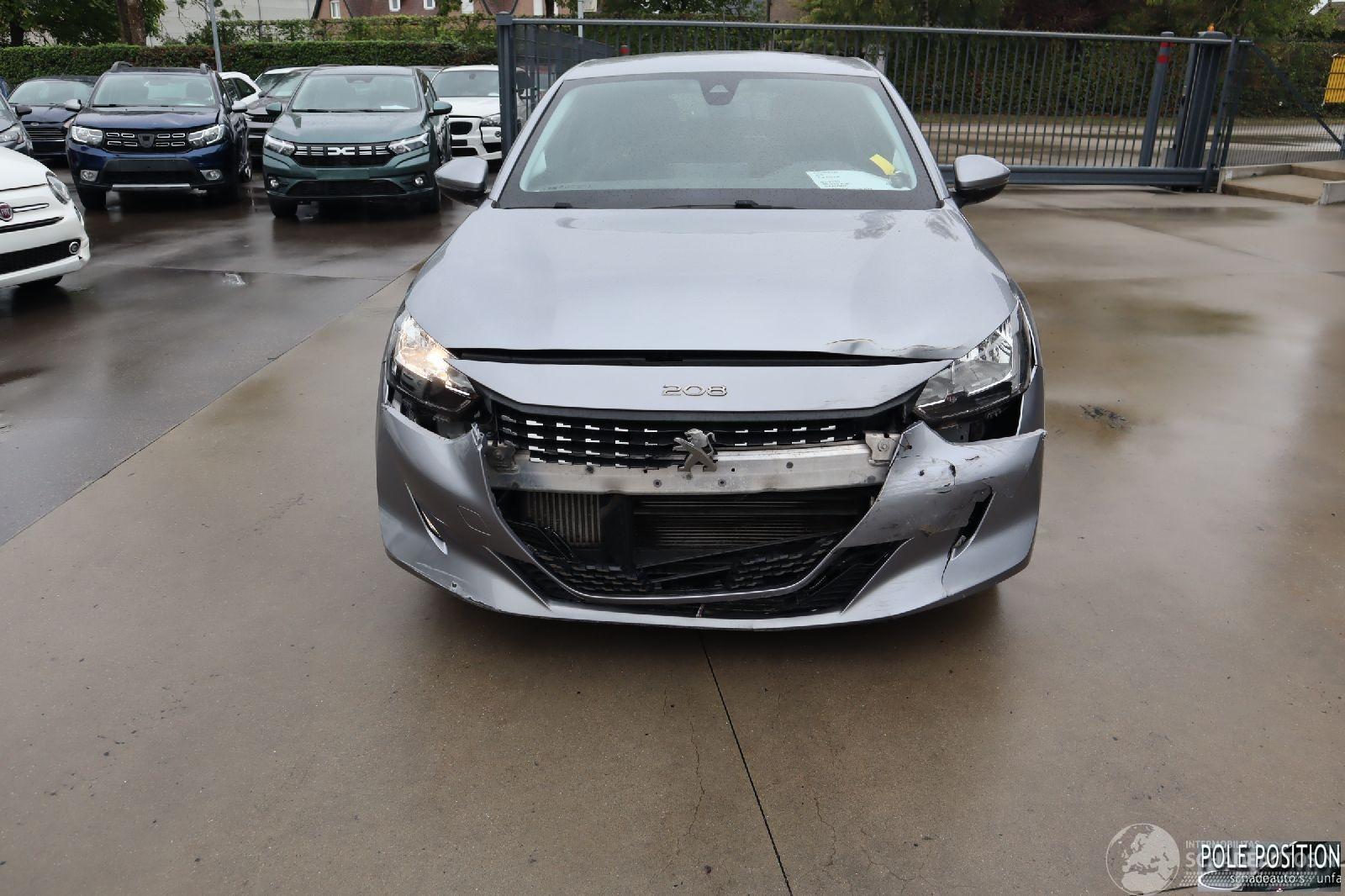 Peugeot 208 1.2 BENZ