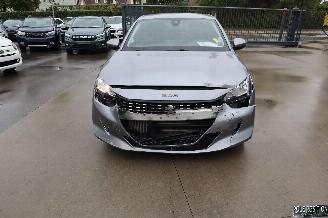 krockskadad bil auto Peugeot 208 1.2 BENZ 2020/3