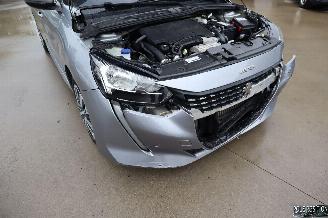 Peugeot 208 1.2 BENZ picture 20