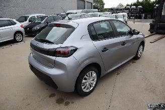 Peugeot 208 1.2 BENZ picture 6