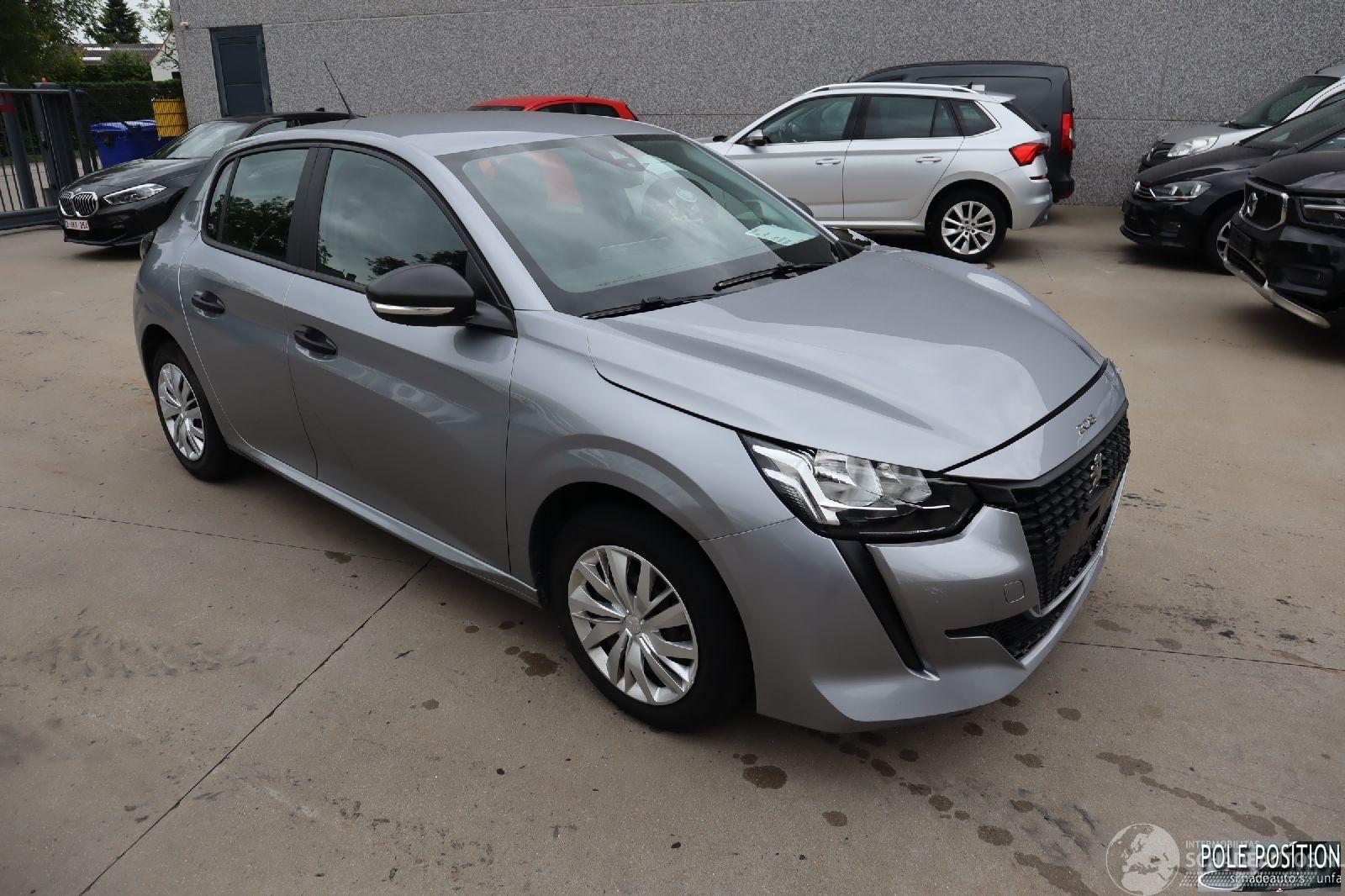 Peugeot 208 1.2 BENZ