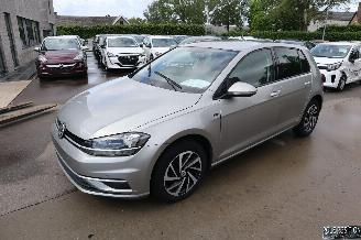 Coche accidentado Volkswagen Golf 1.0 BENZ 2019/1