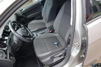 Volkswagen Golf 1.0 BENZ picture 9