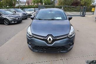 Unfallwagen Renault Clio 0.9 BENZ 2020/1