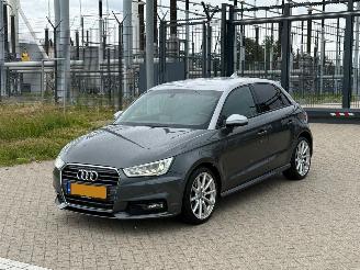 skadebil auto Audi A1 SPORTBACK S line KUIPSTOELEN 2015/6
