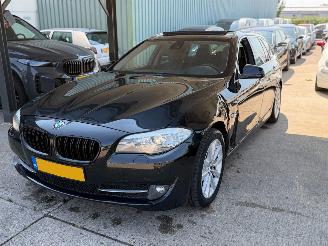 Voiture accidenté BMW 5-serie 523i High Executive Leder Xenon Pano 2011/8