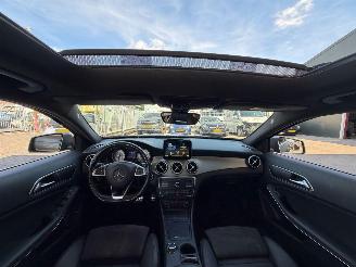 Mercedes Cla-klasse 200d AMG LINE PANO NAP picture 12
