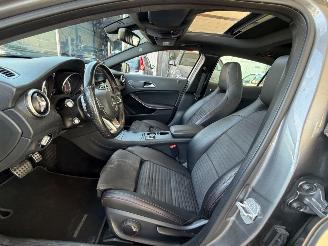 Mercedes Cla-klasse 200d AMG LINE PANO NAP picture 11
