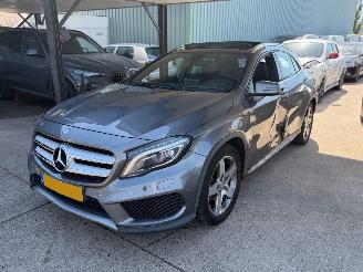 Vaurioauto  passenger cars Mercedes Cla-klasse 200d AMG LINE PANO NAP 2016/7