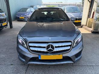 Mercedes Cla-klasse 200d AMG LINE PANO NAP picture 2