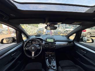 BMW 2-serie 220i M PAKKET PANO XENON 7 PERSOONS picture 13