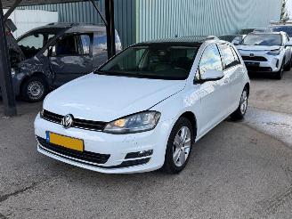 skadebil auto Volkswagen Golf 2.0 TDI DSG PANO XENON FULL 2013/9
