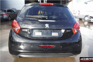 Peugeot 208 1.2I PURETECH STYLE picture 10