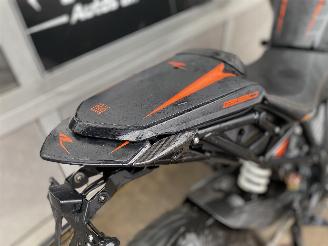 KTM 1290 Super Duke R Carbon picture 8