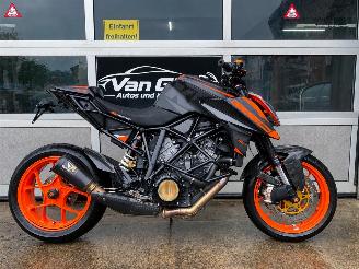 Vaurioauto  motor cycles KTM 1290 Super Duke R Carbon Austin uitlaat 2017/6