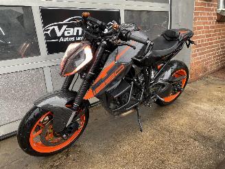KTM 1290 Super Duke R Carbon picture 13