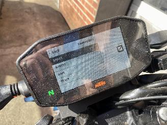 KTM Alle 890R duke picture 15