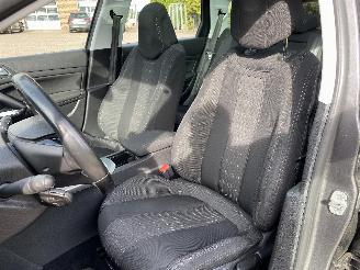 Peugeot 308  picture 12