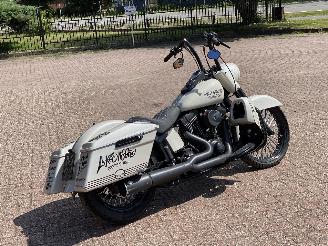 Vaurioauto  motor cycles Harley-Davidson Heritage softtail special 2009/7