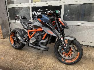 KTM 1290 Super Duke R  picture 2