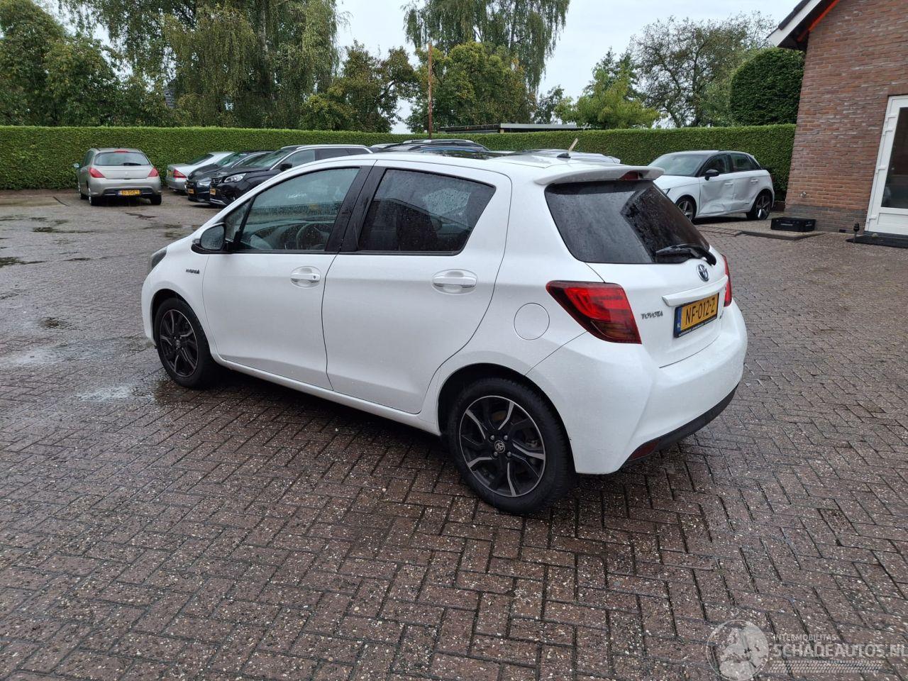 Toyota Yaris 1.5 hybrid navi pano