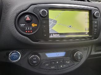 Toyota Yaris 1.5 hybrid navi pano picture 10