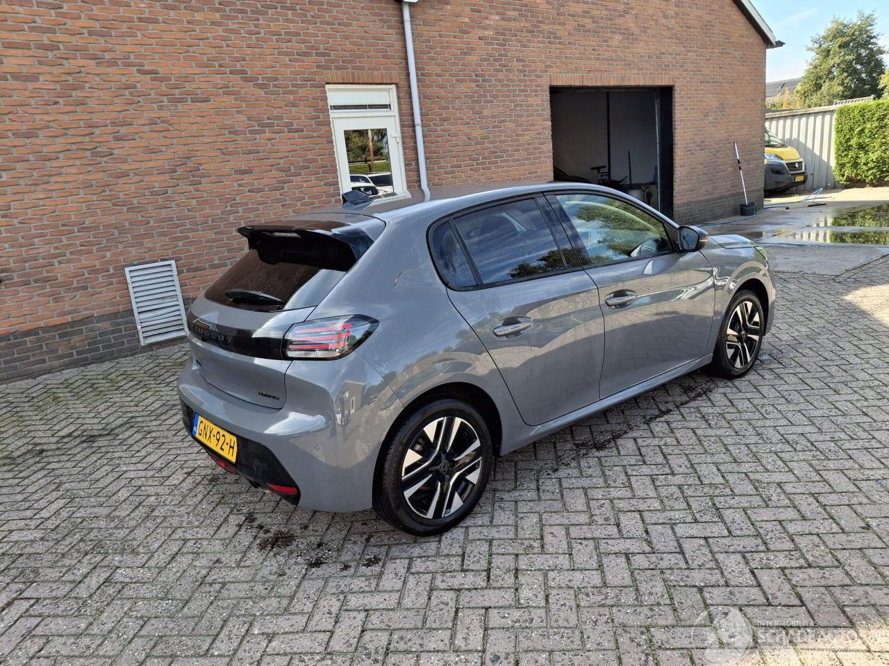 Peugeot 208 hybrid 100 dcs6 allure 80kw navi