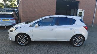 Vaurioauto  passenger cars Opel Corsa 1.0i cosmo  66kw  pano clima navi 2015/11