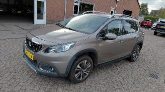 Avarii autoturisme Peugeot 2008 1.2i  81kw automaat  allure  navi 2017/1