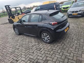 Peugeot e-208 ev  100kw   navi clima picture 5