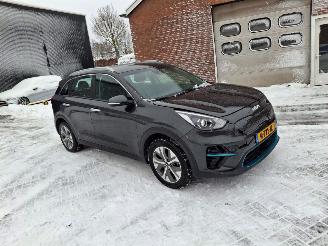 uszkodzony samochody osobowe Kia Niro dynamic line  64kwh         204pk   navi 2021/11