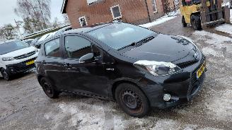 Unfallwagen Toyota Yaris 1.5i  hybrid   clima 2014/3