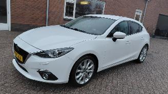 Schadeauto Mazda 2 2.0i  120pk  clima navi 2015/6