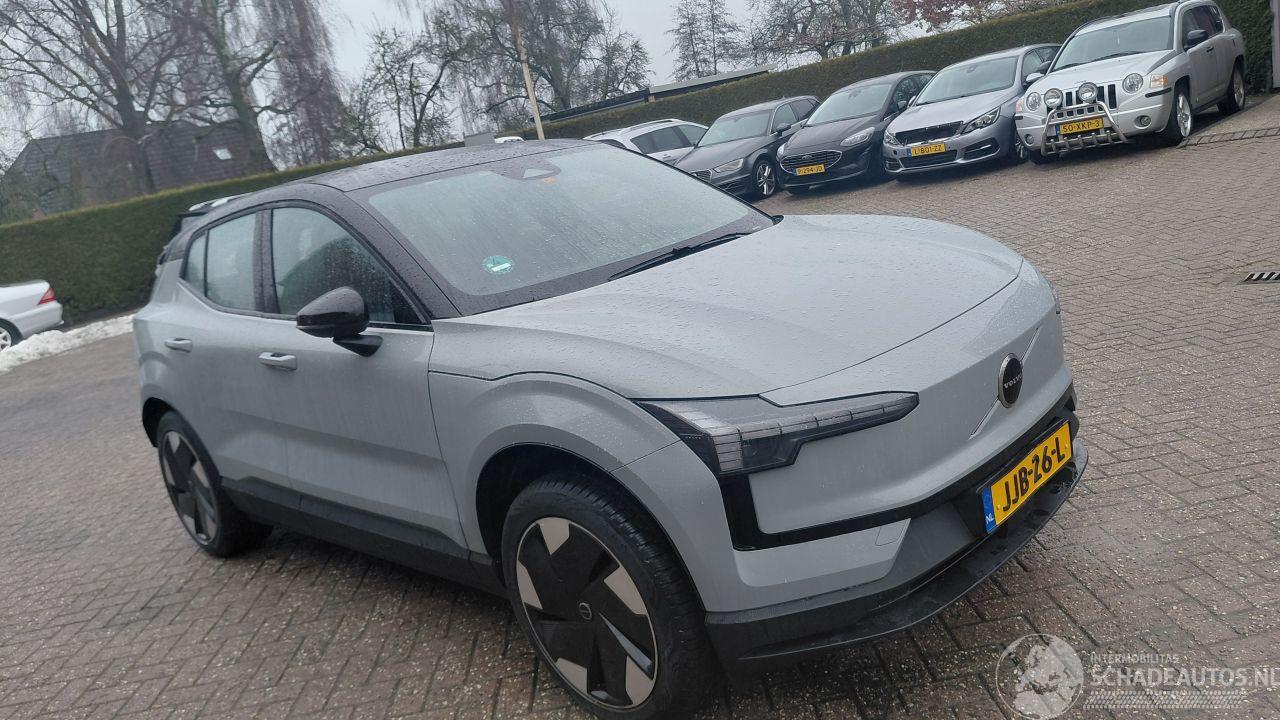 Volvo EX30 69kwh   272pk navi clima