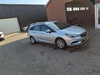 skadebil auto Opel Astra 1.4i 5drs navi clima  110kw 2017/10