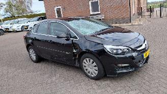 Opel Astra 1.4i automaat    navi 140pk picture 3