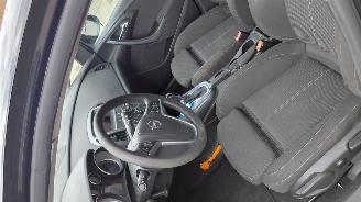 Opel Astra 1.4i automaat    navi 140pk picture 12